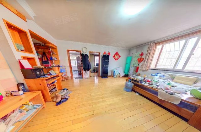 威海路步行街三期3室1厅117.12㎡242万二手房图片
