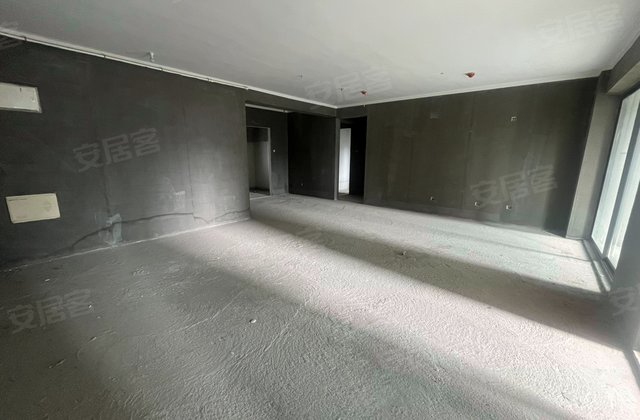 保利香槟公馆4室2厅127.25㎡115万二手房图片