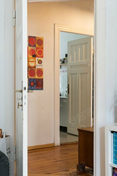 德国柏林约¥498万3间房间式公寓，位置安静，现代化，适合 者或业主二手房公寓图片