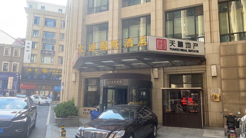 大连国际酒店电梯房享受便捷的交通和成熟的商业环境