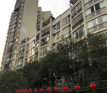 急售 滨河花园 精装3房 全朝河中间楼层 喜欢可小刀