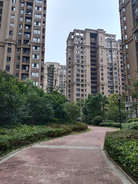 万成香格里拉(b区)