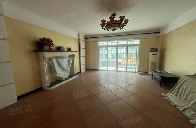 福利小区5室2厅203㎡280万二手房图片