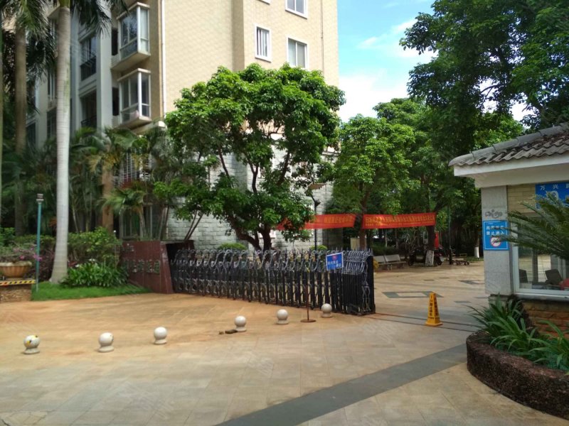 红泥月亮湾花园