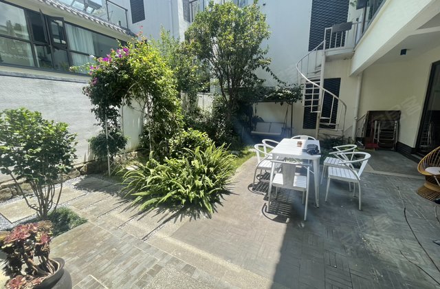 大理的小院子中区2室2厅105㎡135万二手房图片