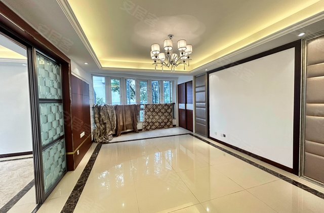 豪天花苑4室2厅177㎡69.8万二手房图片