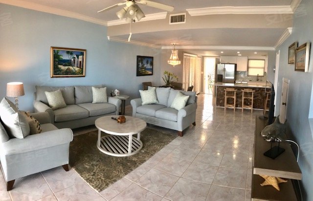 巴哈马约¥223万在海滨门控社区的行政租赁二手房公寓图片