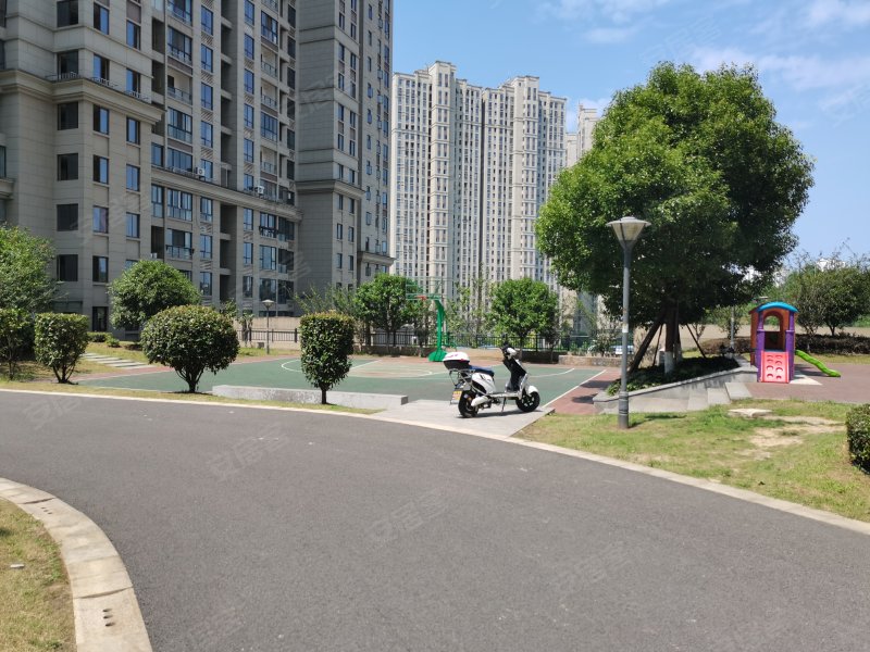 宜化巴黎香颂(公寓住宅),城东大道与东风路交汇处-宜昌宜化巴黎香颂