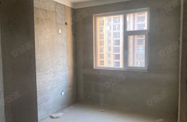 金色龙湾三区3室2厅125㎡56万二手房图片
