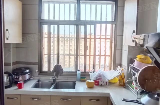 湖岸春天3室2厅129㎡30万二手房图片