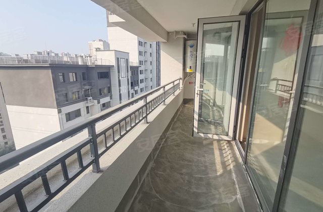 九巨龙紫金府4室2厅138㎡127万二手房图片