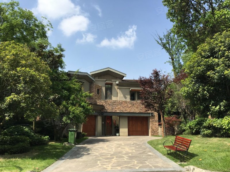 麓山国际黑钻山庄