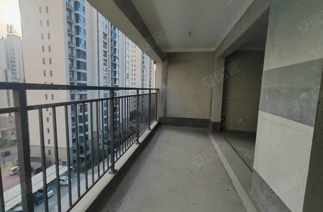 润泓悦榕府3室2厅126.53㎡52万二手房图片