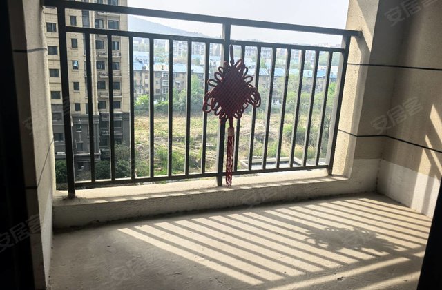 世茂观天下3室2厅96.7㎡67万二手房图片