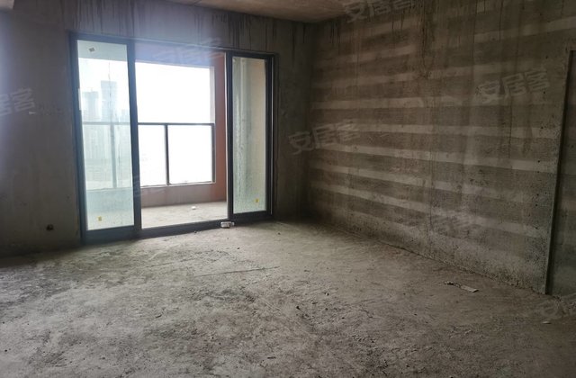 中航云府(二期)4室2厅117㎡186万二手房图片