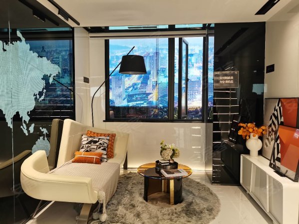 朗基天域 1室2厅 豪华装修 电梯房 住房 房东急置换