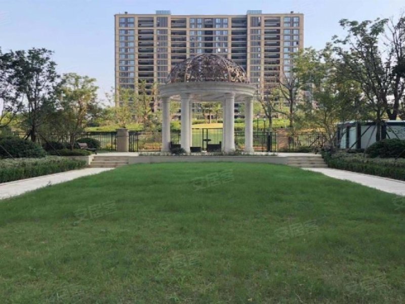 绿城桃源小镇芳菲郡