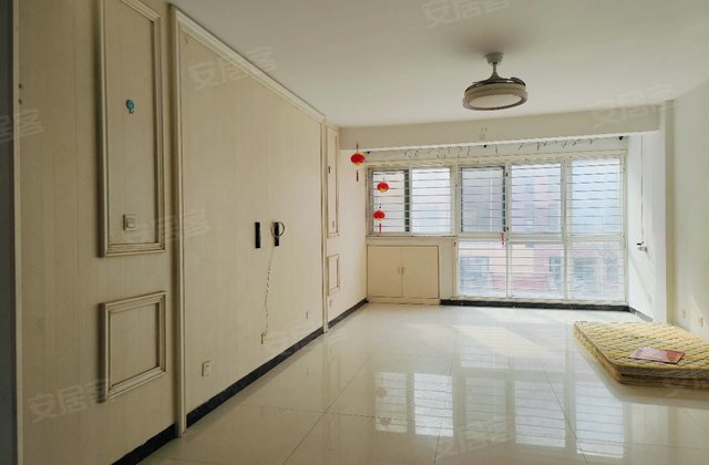 锦苑小区(三区北区143-172号)3室2厅130㎡75万二手房图片