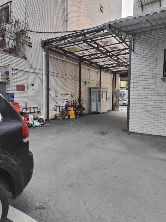 二环路西二段104号院6室4厅2卫386㎡东320万