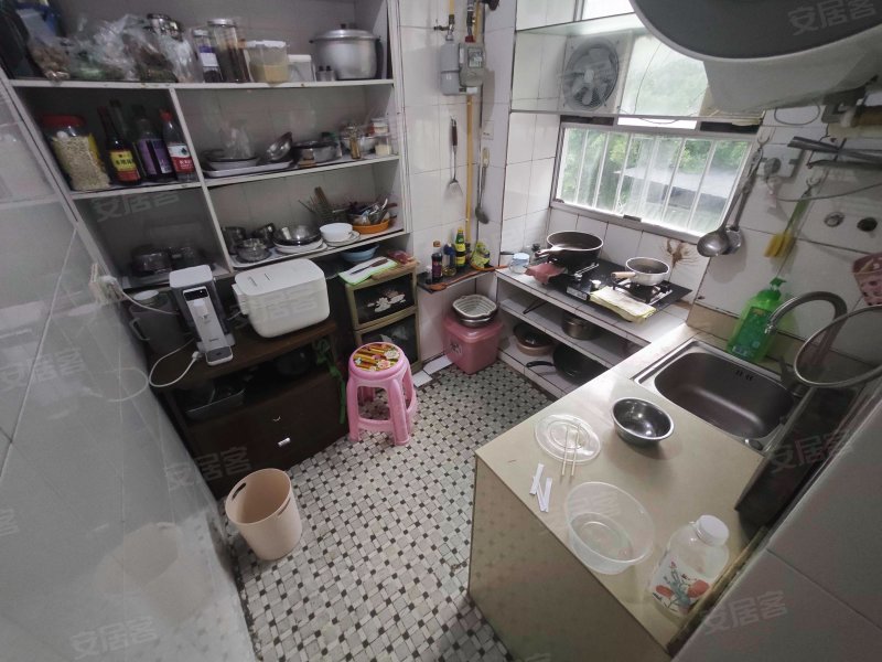 明秀小区北区39万中间楼层采光好 适合单身公寓或小家庭居住