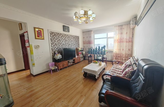 鞍钢嘉园3室2厅129.7㎡77万二手房图片