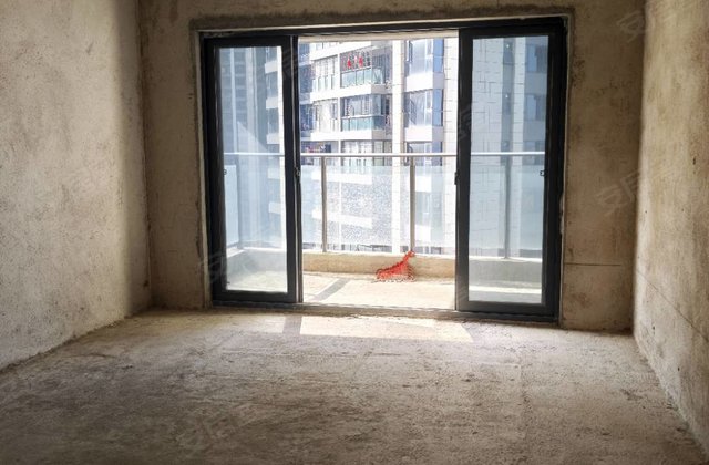 华盈壹品江山4室2厅118㎡59万二手房图片