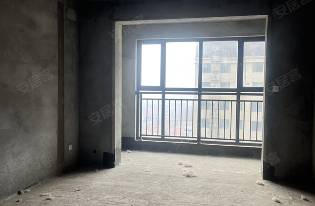 理想城金蟾3室2厅120㎡32万二手房图片