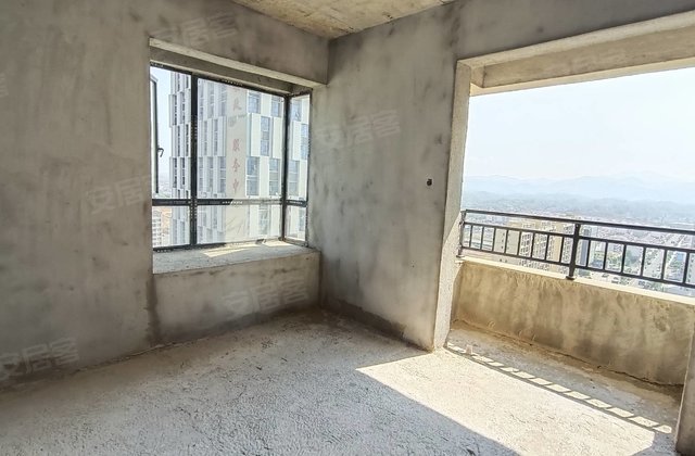 会昌中心小区4室2厅142㎡90万二手房图片