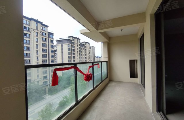 成美铂悦府3室2厅112.46㎡81万二手房图片