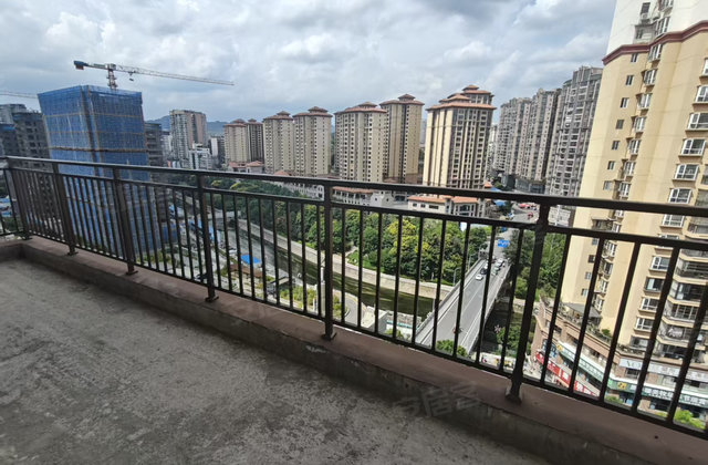 春之声5室2厅150㎡93.8万二手房图片