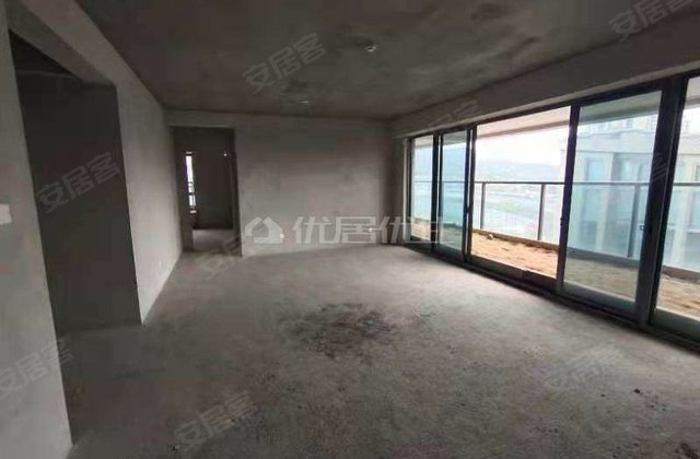 绿城春江明月4室2厅141.8㎡182万二手房图片