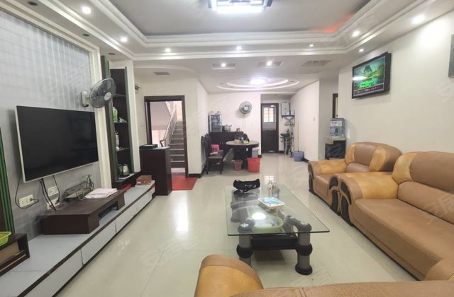 南湖苑小区4室2厅139㎡33.8万二手房图片