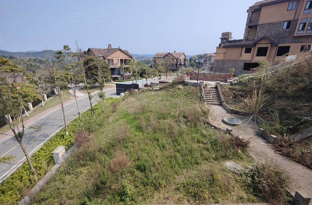 东湖山花雨别墅