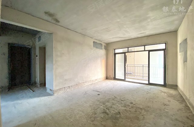 万达广场旁 东湖一号 一线湖景房 楼下就是市场 近东湖  