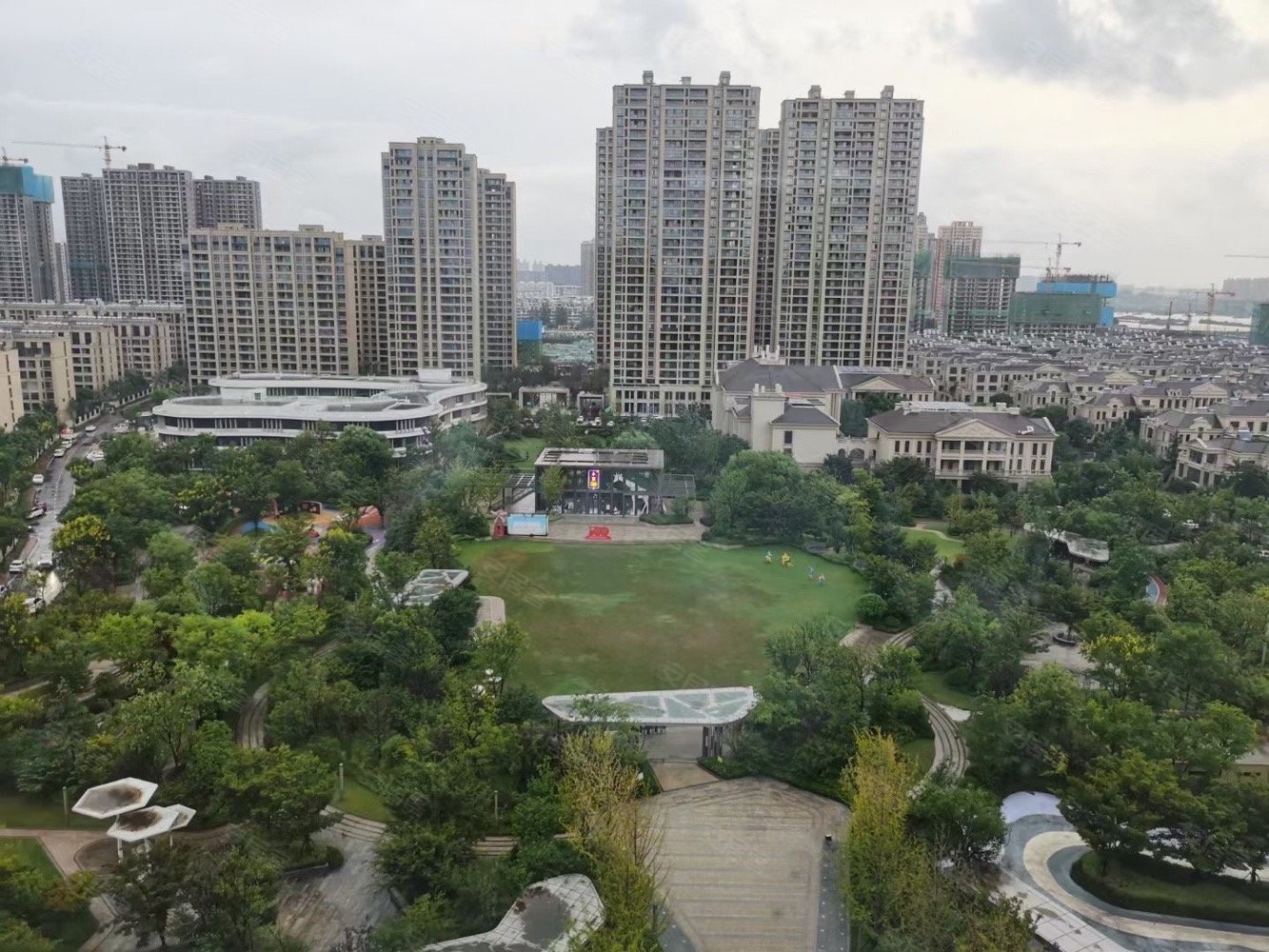 白鹭公园里 一线观河高层 南边是公园 楼层好全天无遮挡,白鹭金岸二手