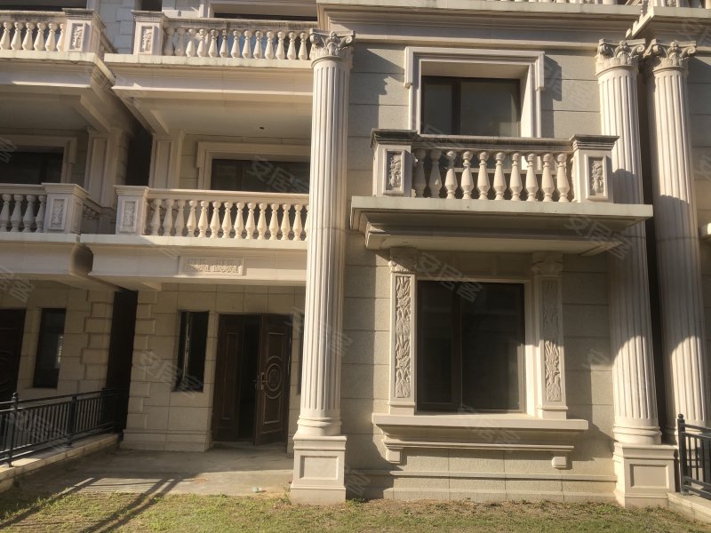 世茂摩天城(二期别墅)