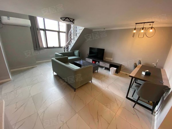 重庆渝中解放碑财信渝中城(商住楼)解放碑七星岗 精装公寓跃层一室一