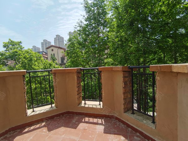 青岛黄岛薛家岛海尔山海湾山海湾 带八角露台 观景大阳台 一期洋房 好