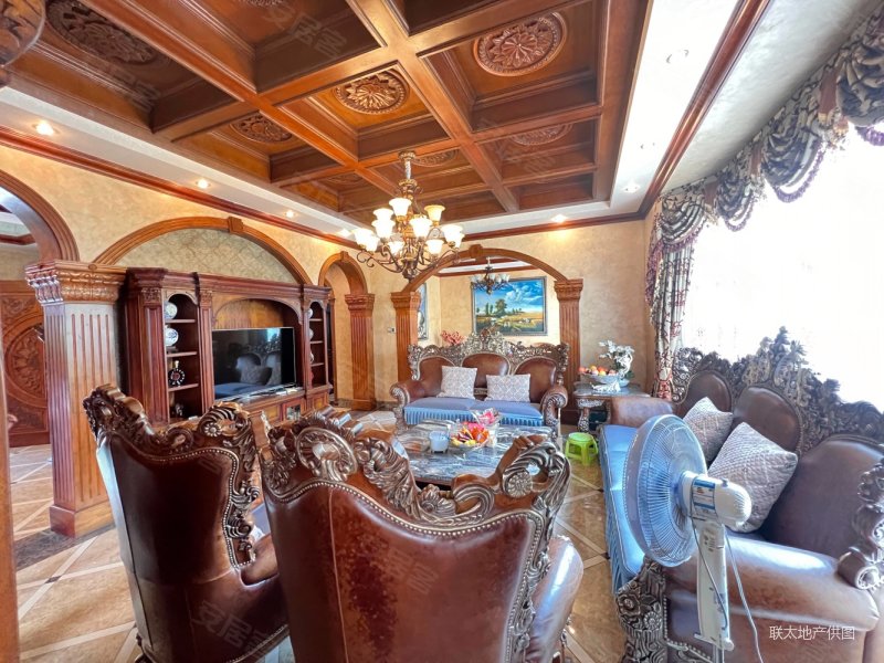 碧桂园威尼斯城(别墅)384平豪华美式装修风格 花园周正