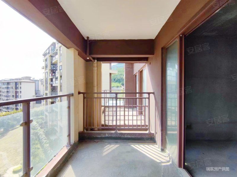 水岸君山3室2厅2卫85.58㎡东南84.5万