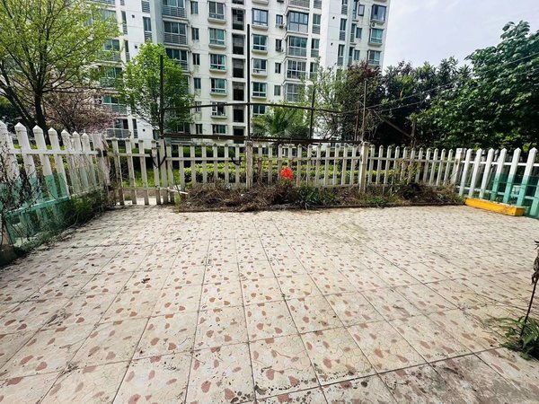 看过来,四季华城带大院子的精装2房,拎包入住,玉山租房-昆山58安居客