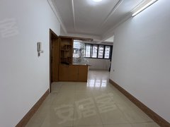 河池金城江金城江城区白马街，公路局单位房四房两厅两卫，房子保养好1800可谈出租房源真实图片