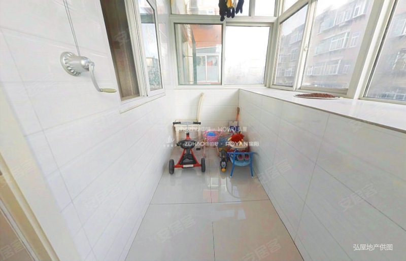 闵子骞路精装三室,采光好,楼层好,诚心出售,价格可谈生活便利