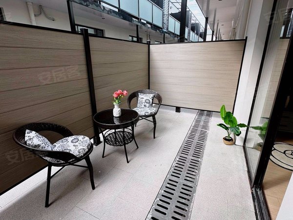 上海松江车墩影视之家车墩 影视城旁 1房整租无中介费 民用水电 付一