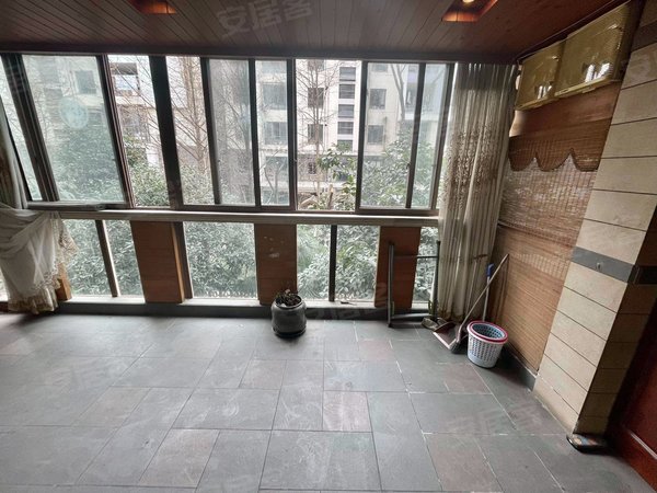 成都天府新区华阳左岸花都一号线华府大道地铁天府三街五街世纪城银泰