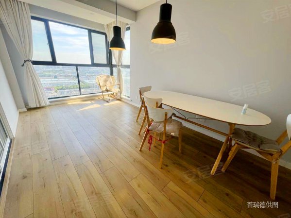 九方城,精装修保养非常好.