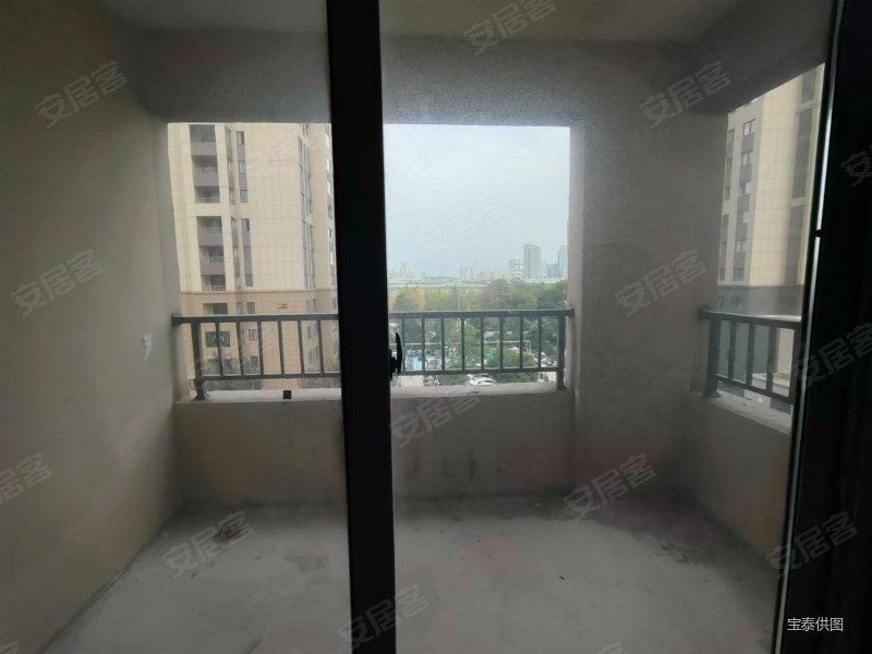 城置国际花园城四期万锦城3室2厅2卫110.4㎡南北92万