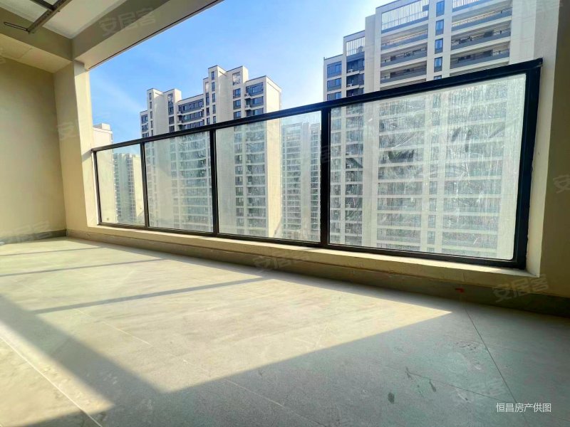 城南中心次新小区正荣润棠府三房两卫横厅精装升级包三大件