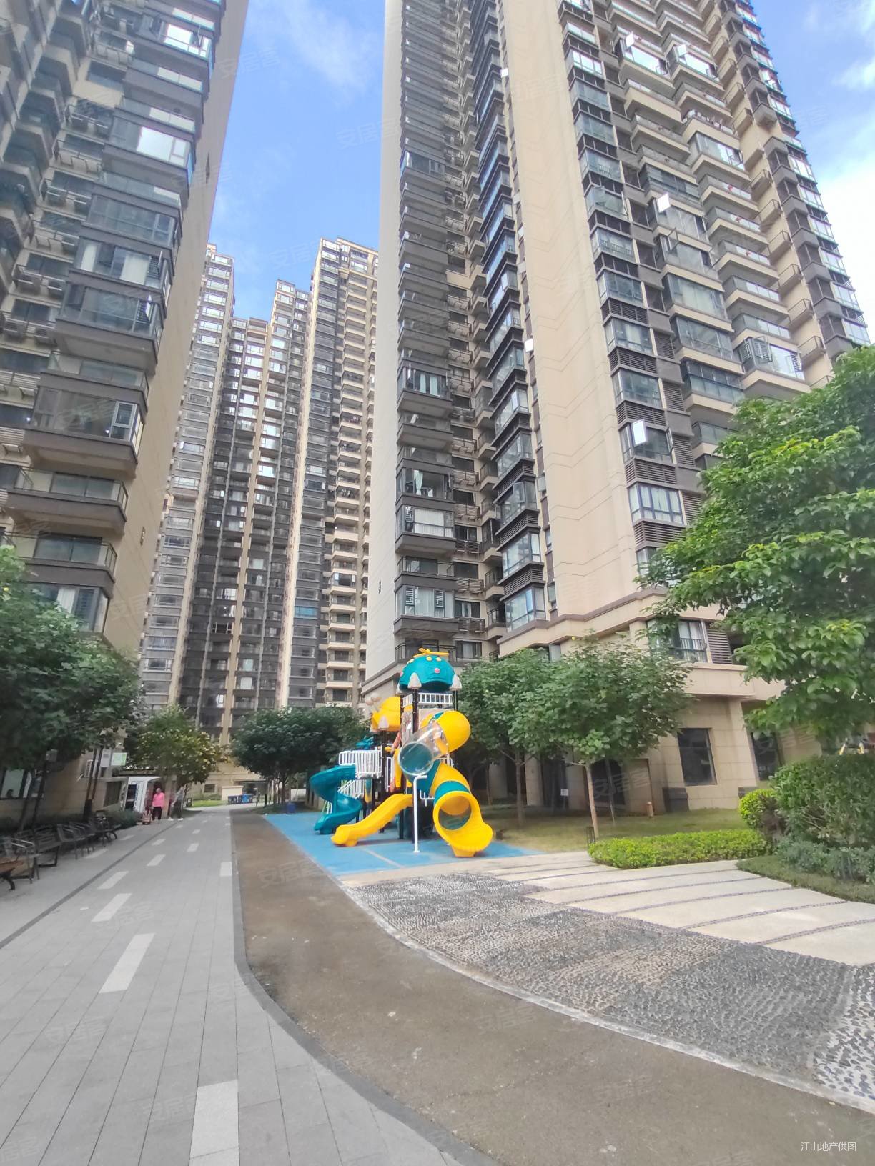 体育馆旁檀府印象八字头