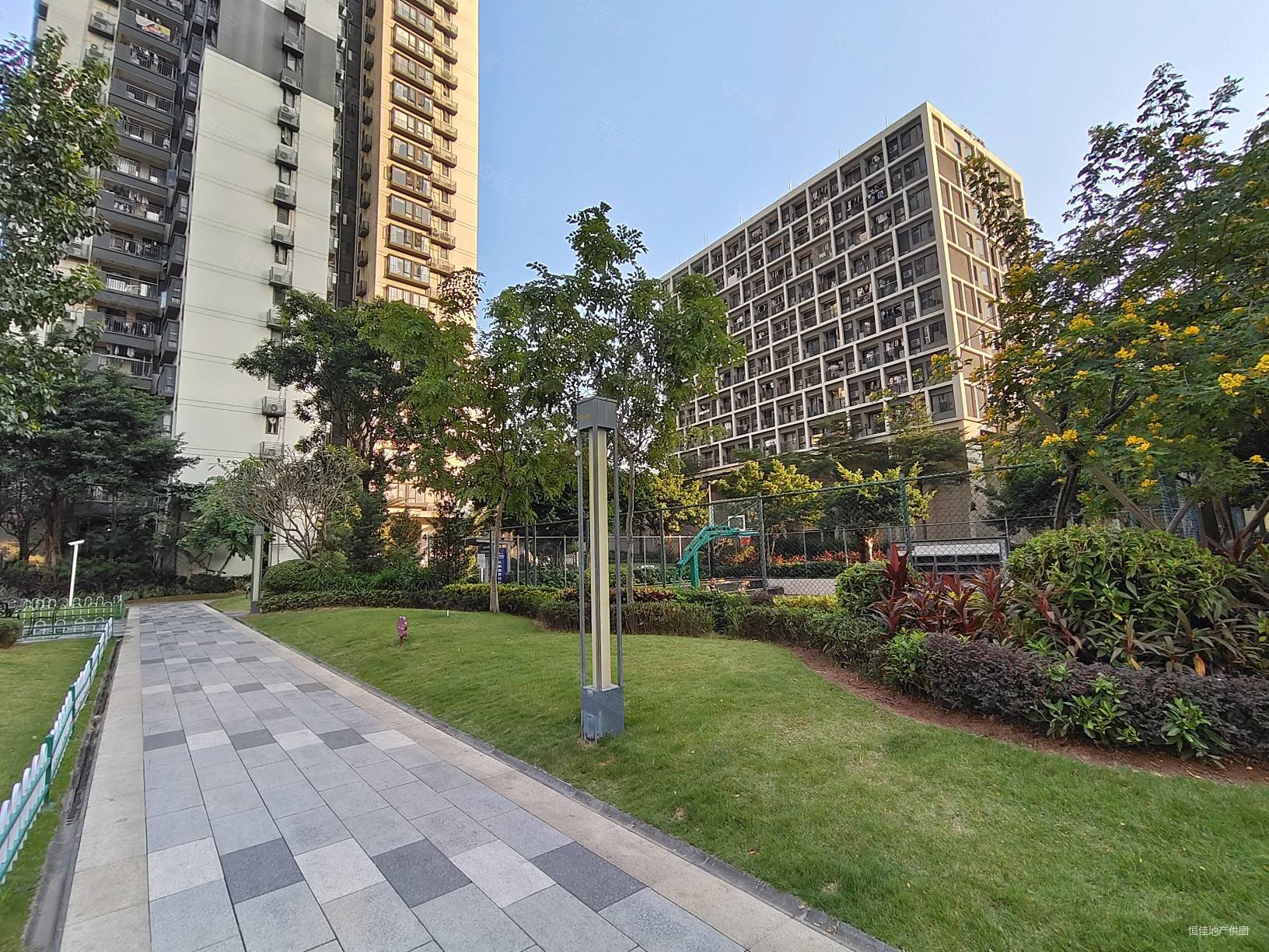 虎门万达商圈万科云城精装三房急售的价格破记录了朝南看花园安静